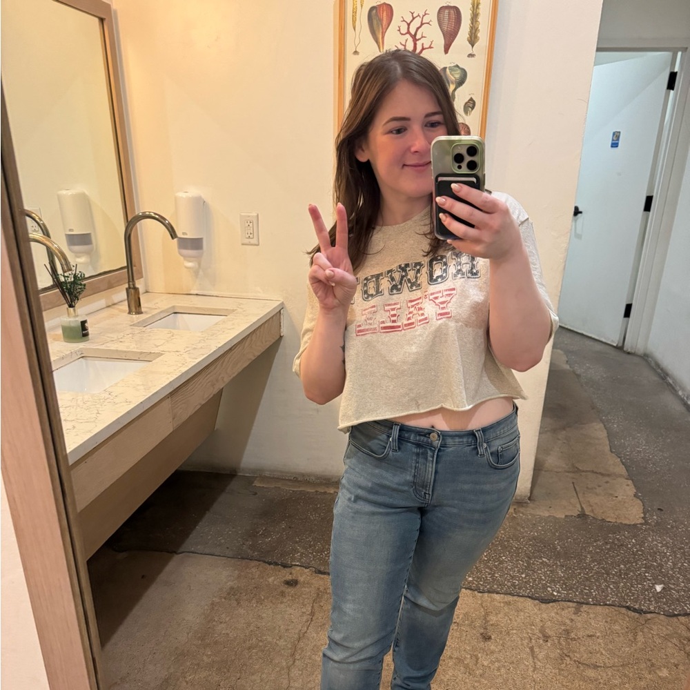 Meet your Posher, Jessica 🥳